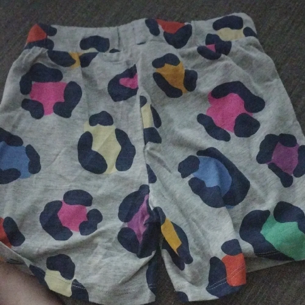 Vibrant Spotted Zebra Kids Shorts – Multicolor Pattern, Size 6/7 - Picture 5 of 5